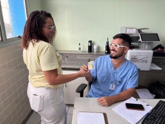 maio-amarelo-equipe-do-sesmt-reforca-conscientizacao-no-pronto-atendimento-praia-do-sua